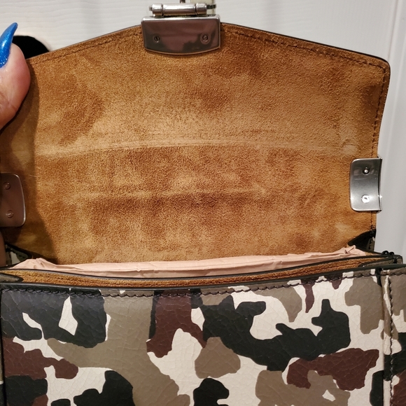 Authentic Miu Miu Craquele St camo Crossbody - Picture 6 of 16
